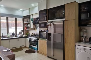 Big Land 2 Storey Semi D Divina Residence, Seksyen 24, Shah Alam