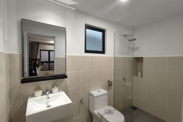 Brand New Cheapest Freehold Service Residence in Kota Warisan, Sepang