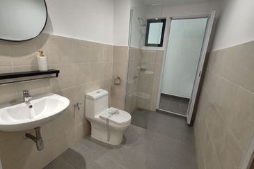 Brand New Cheapest Freehold Service Residence in Kota Warisan, Sepang