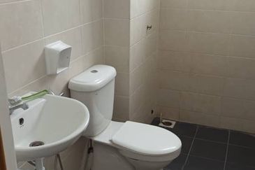 Brand New Freehold Walk Up Apartment 28 Residences, Taman Orchid, Bandar Baru Salak Tinggi