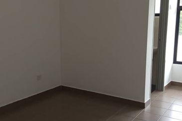 Brand New Freehold Walk Up Apartment 28 Residences, Taman Orchid, Bandar Baru Salak Tinggi