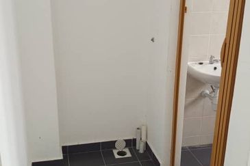 Brand New Freehold Walk Up Apartment 28 Residences, Taman Orchid, Bandar Baru Salak Tinggi