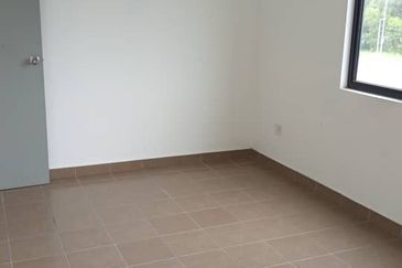 Brand New Freehold Walk Up Apartment 28 Residences, Taman Orchid, Bandar Baru Salak Tinggi