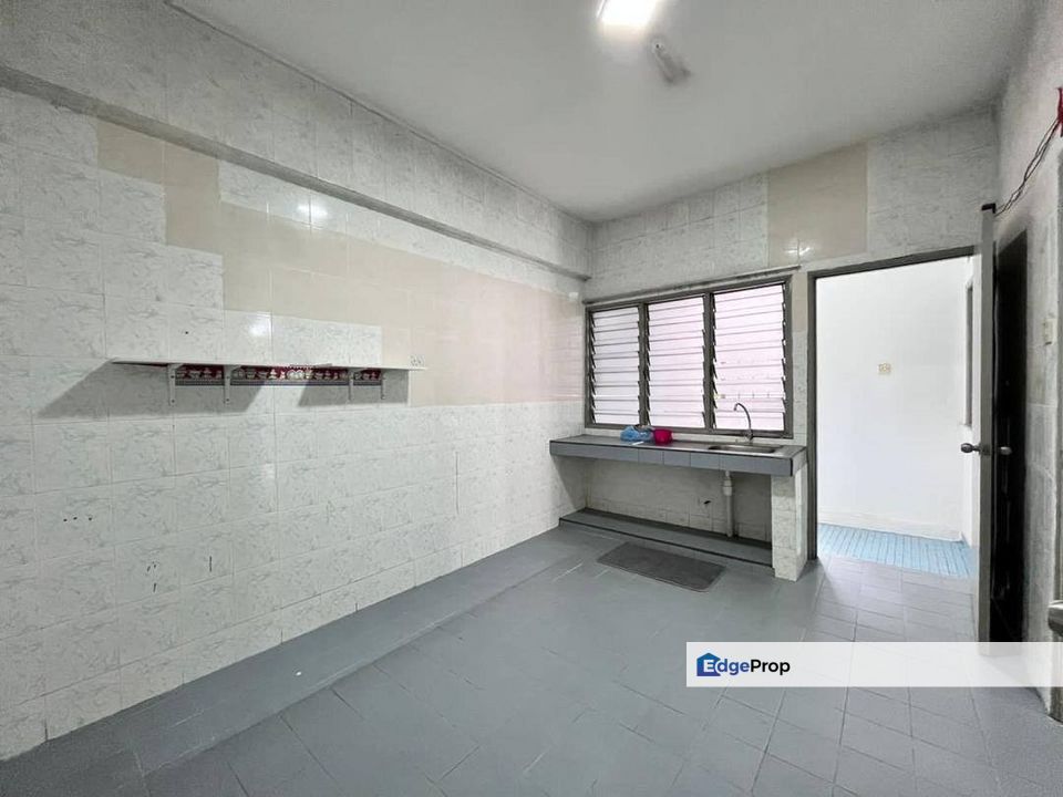 Spacious Size Layout 4 Bedrooms Tiara Kelana Condo SS7, Kelana Jaya, Selangor, Petaling Jaya