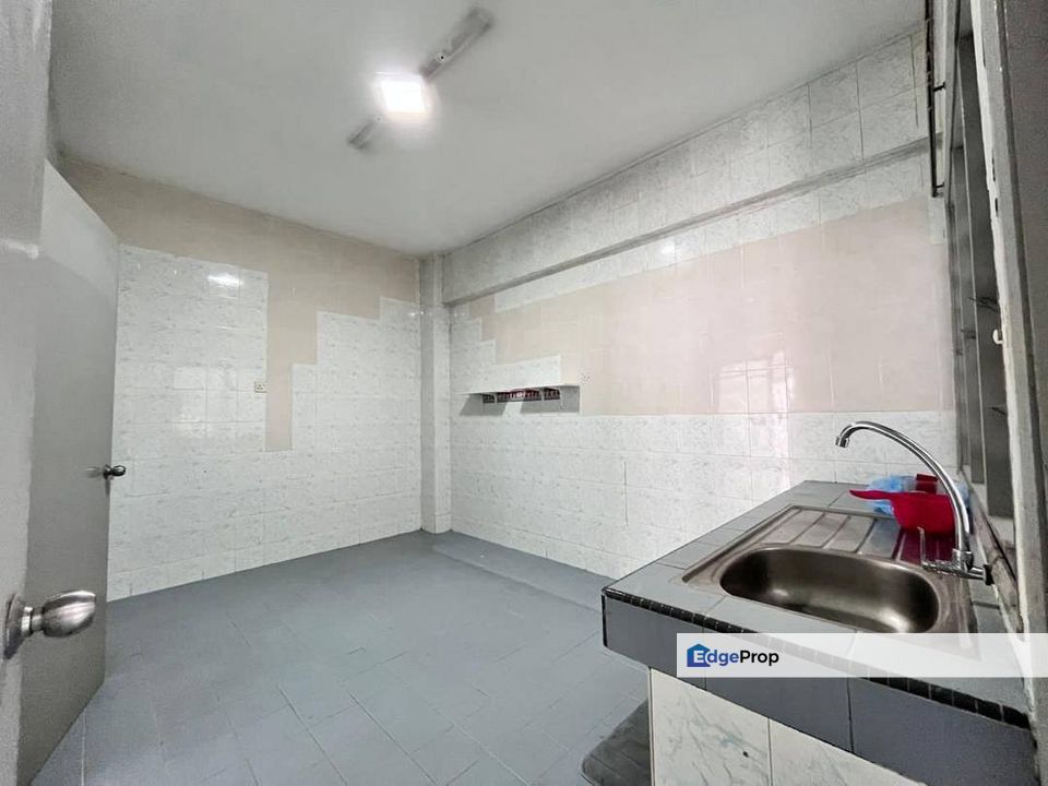 Spacious Size Layout 4 Bedrooms Tiara Kelana Condo SS7, Kelana Jaya, Selangor, Petaling Jaya