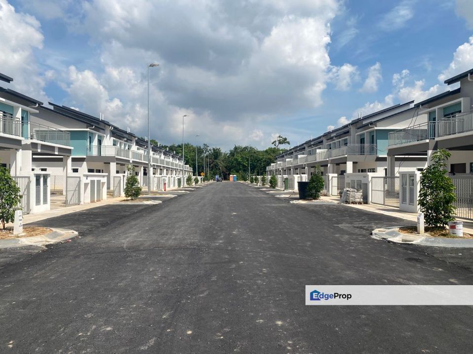 Brand New Spacious Double Storey Terrace In Taman Semarang Intan, Dengkil, Selangor, Dengkil