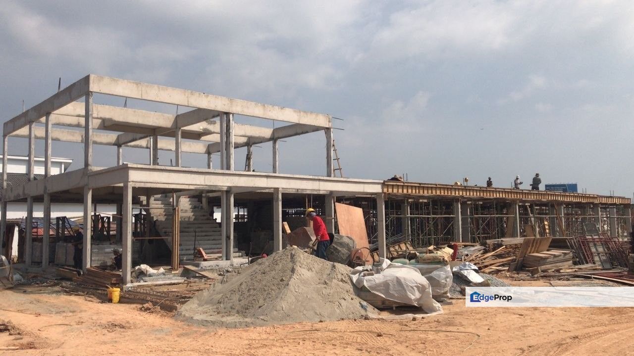 Rumah Teres  Setingkat Moden Baru Di Taman Langat Utama 3, Bkt Changgang Banting, Selangor, Banting