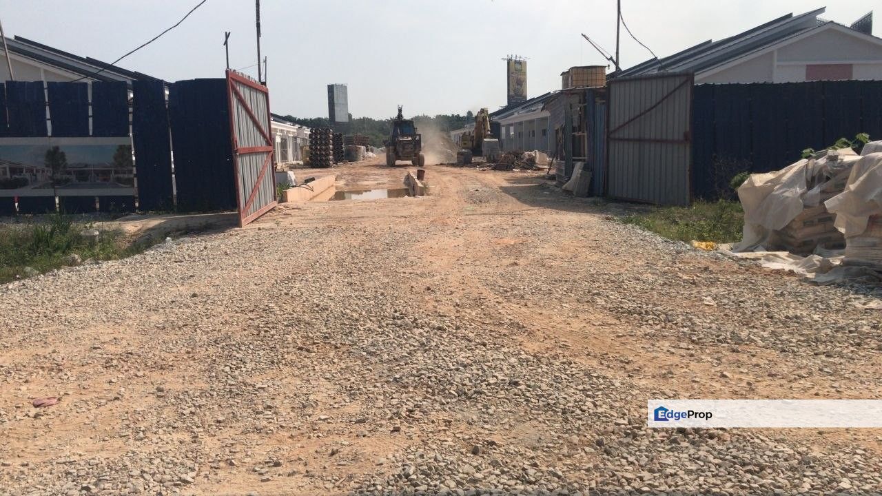 Rumah Teres  Setingkat Moden Baru Di Taman Langat Utama 3, Bkt Changgang Banting, Selangor, Banting