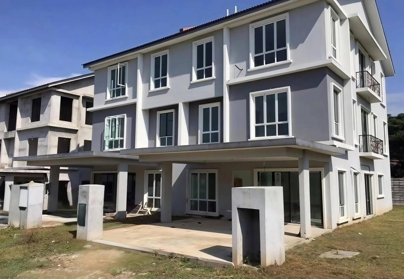 Brand New 3 Storey Semi Detached Bukit Dukung, Cheras Kajang For Sale
