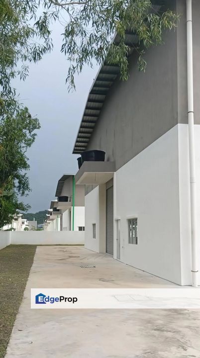 2.5 Storey Semi D Warehouse Factory Saujana Teknologi Park Rawang, Selangor, Rawang