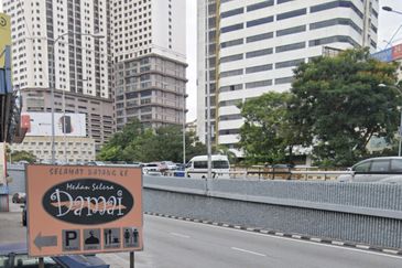 Corner House 5 story for sale 