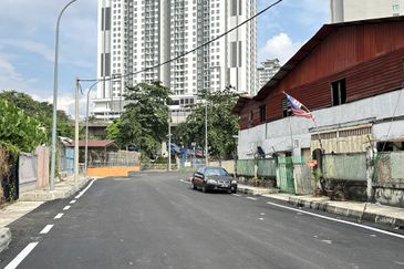 Corner House 5 story for sale 