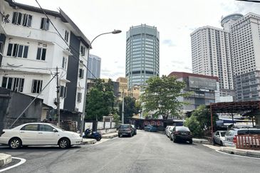 Corner House 5 story for sale 