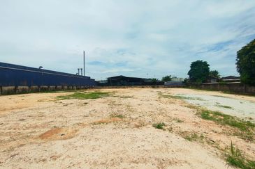 Development land at Sungai Long for sale 1.8km to UTAR
