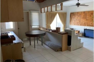 First Residence (Residensi Unggul)