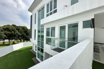 Bayu Damansara Gated Guarded Freehold Semi D For Sale