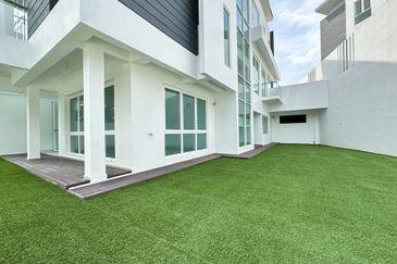 Bayu Damansara Gated Guarded Freehold Semi D For Sale