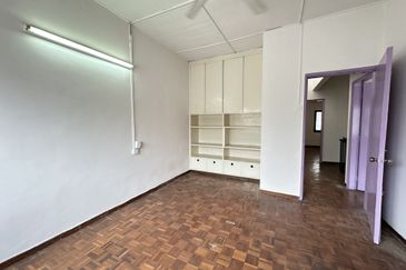 Taman OUG Freehold 2 Storey Terrace House For Sale