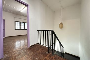 Taman OUG Freehold 2 Storey Terrace House For Sale