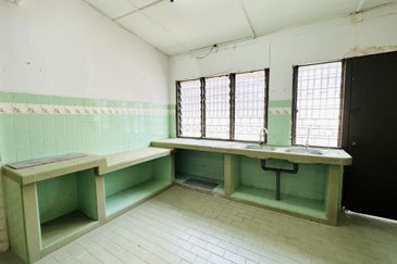 Taman OUG Freehold 2 Storey Terrace House For Sale