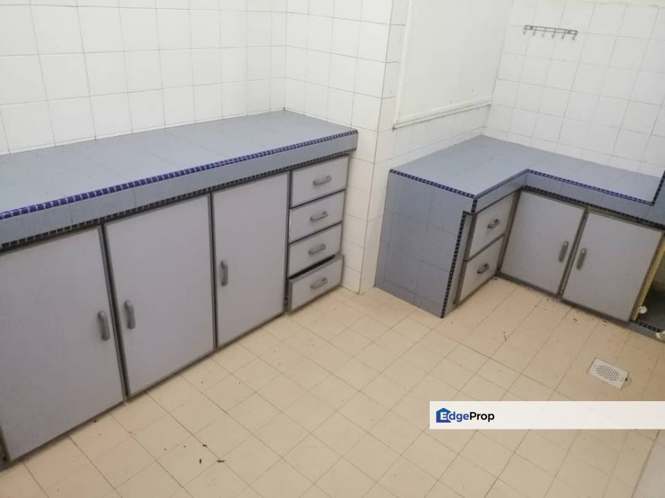 Taman Pusat Kepong Shop Apartment For Sale /3 Room 2 Bathroom kepong Apartment / Jinjang Apartment / Kepong Shopp apartment., Kuala Lumpur, Kepong