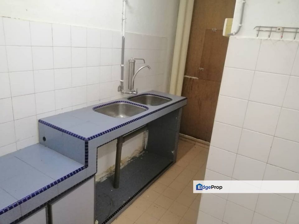 Taman Pusat Kepong Shop Apartment For Sale /3 Room 2 Bathroom kepong Apartment / Jinjang Apartment / Kepong Shopp apartment., Kuala Lumpur, Kepong
