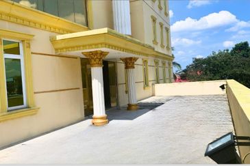 Taipan Business Centre, USJ 10