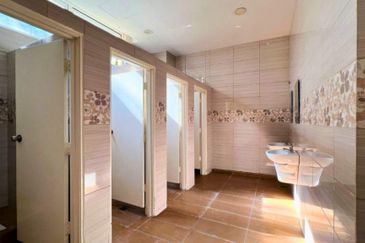 Taipan Business Centre, USJ 10