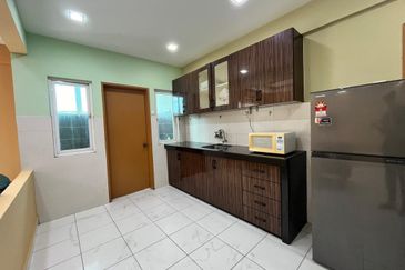 First Residence (Residensi Unggul)