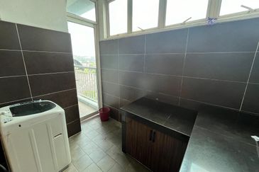 First Residence (Residensi Unggul)