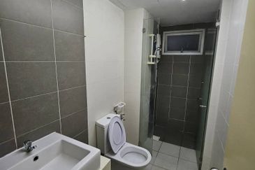 First Residence (Residensi Unggul)