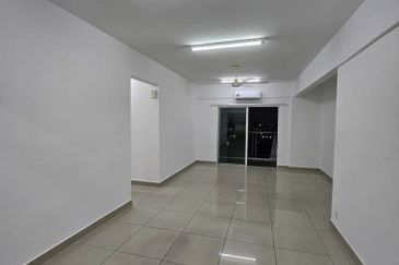 First Residence (Residensi Unggul)