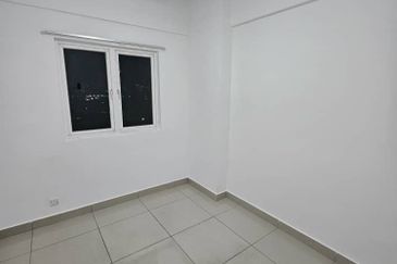 First Residence (Residensi Unggul)