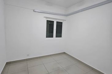 First Residence (Residensi Unggul)