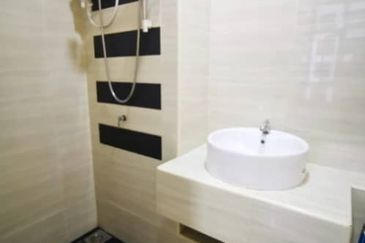 D'Summit Residences @ Kempas Utama