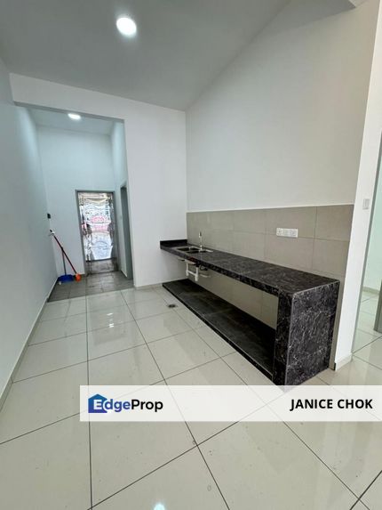 For Rent Double Sty House Rm 2500 @ Taman Jaya Putra, Austin , Johor, Johor Bahru