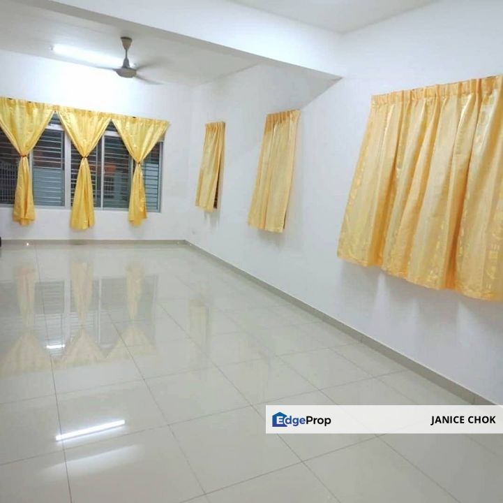 For Rent Double Sty House Rm 1600 @ Taman flora height Seri Alam , Johor, Pasir Gudang