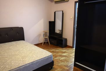 Aloha Tower Condominium