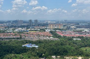 THE PULSE RESIDENCE & THE PULSE