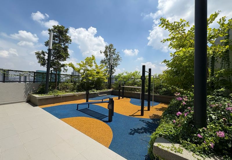 THE PULSE RESIDENCE & THE PULSE