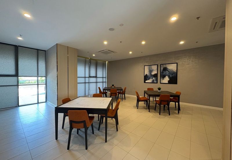 THE PULSE RESIDENCE & THE PULSE