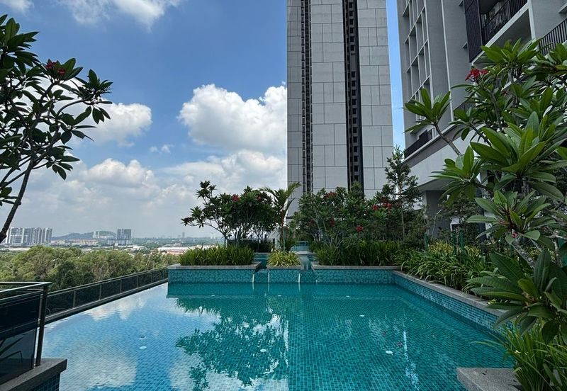 THE PULSE RESIDENCE & THE PULSE