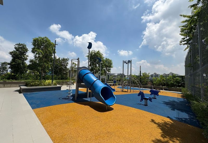 THE PULSE RESIDENCE & THE PULSE