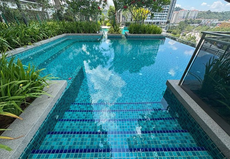 THE PULSE RESIDENCE & THE PULSE