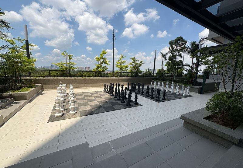 THE PULSE RESIDENCE & THE PULSE