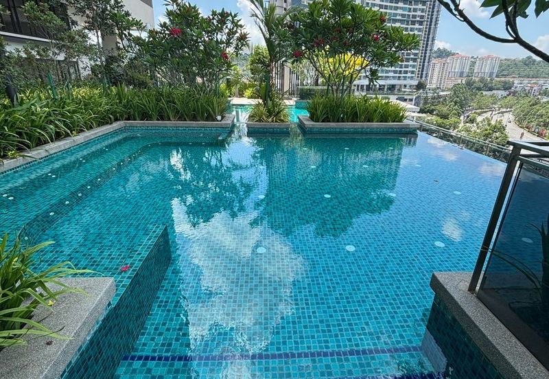 THE PULSE RESIDENCE & THE PULSE