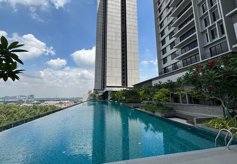 THE PULSE RESIDENCE & THE PULSE