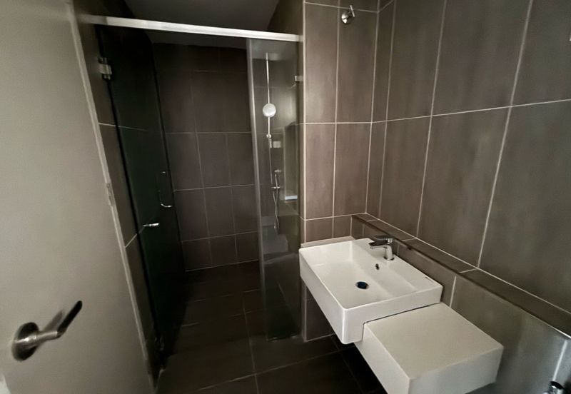 THE PULSE RESIDENCE & THE PULSE