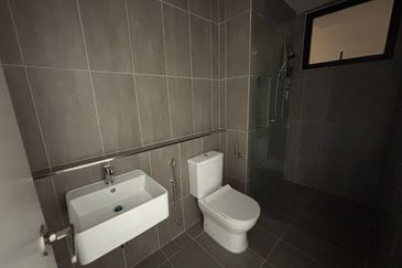 THE PULSE RESIDENCE & THE PULSE