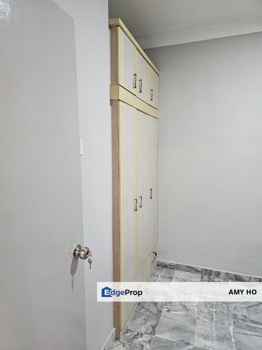 Newly refurbished Ready to move in Nilam Apartment easy access, very convenient and it is Freehold, Kuala Lumpur, Segambut